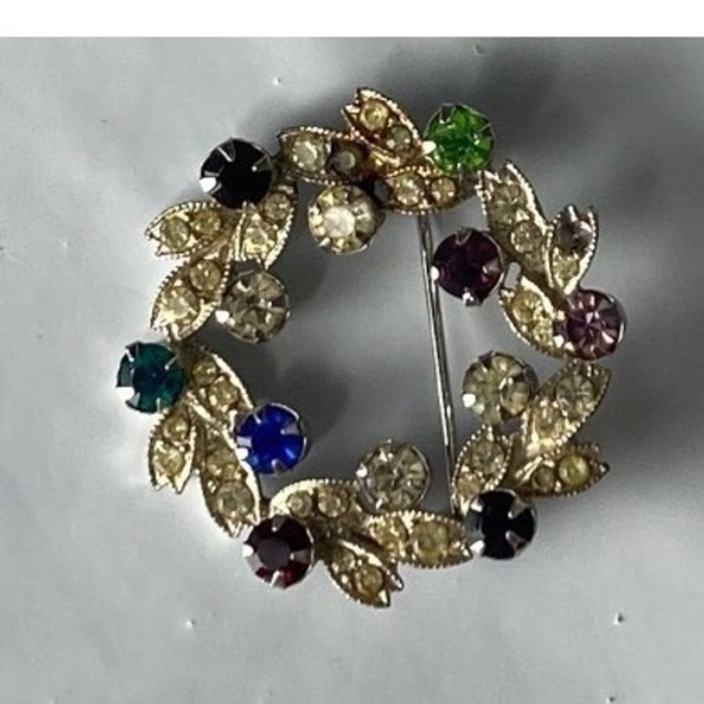Vintage Gold Tone Rhinestone Wreath‎ Brooch Pin Multi Color Floral Circle 1.25"